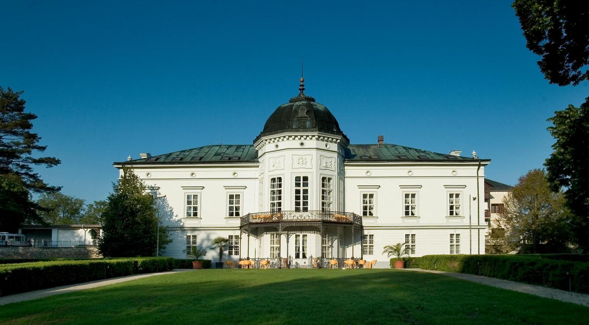 Park Hotel Tartuf Beladice Eksteriør bilde