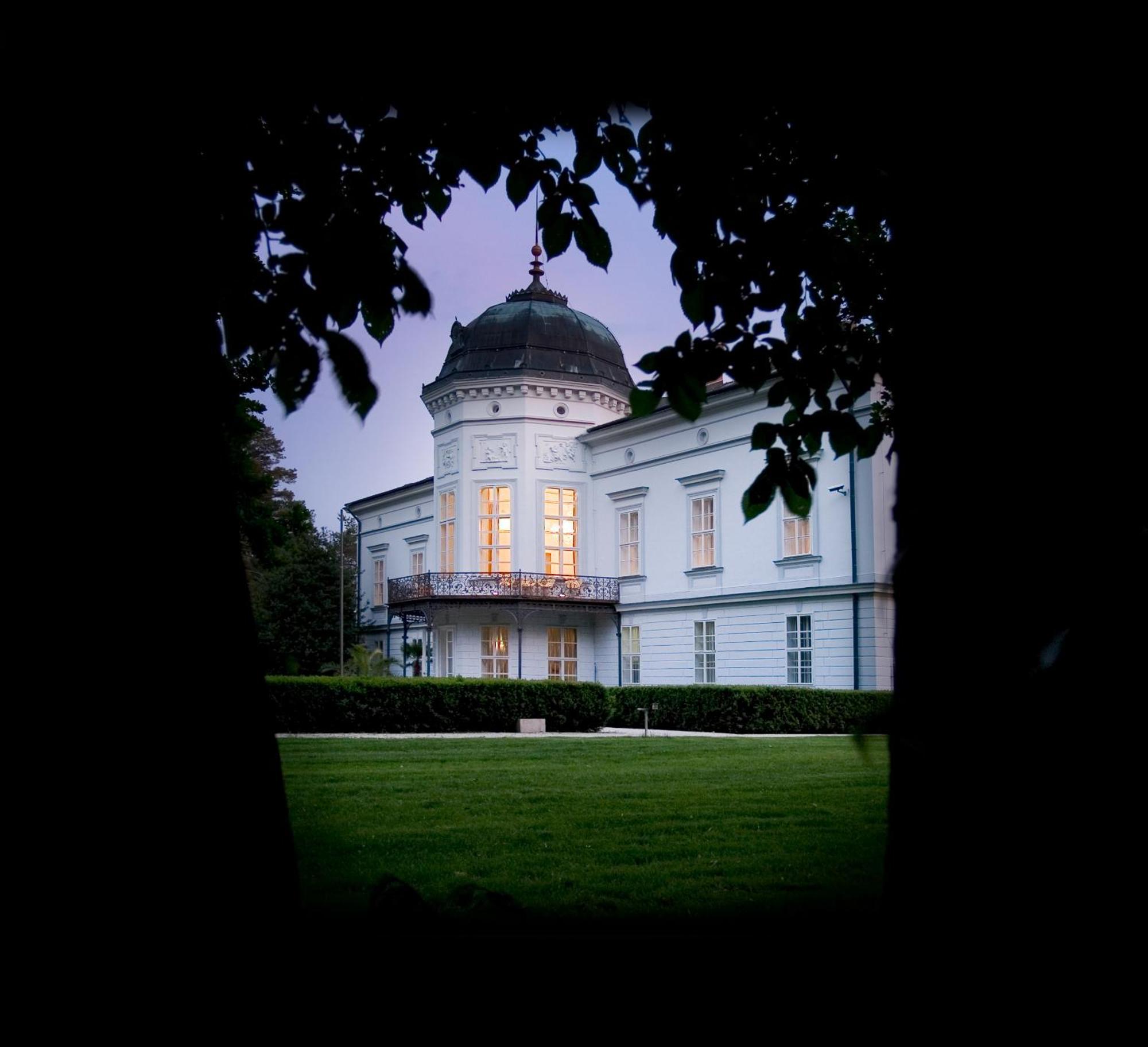 Park Hotel Tartuf Beladice Eksteriør bilde